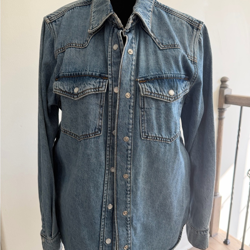 Classic Denim Button-Front Shirt - Blue